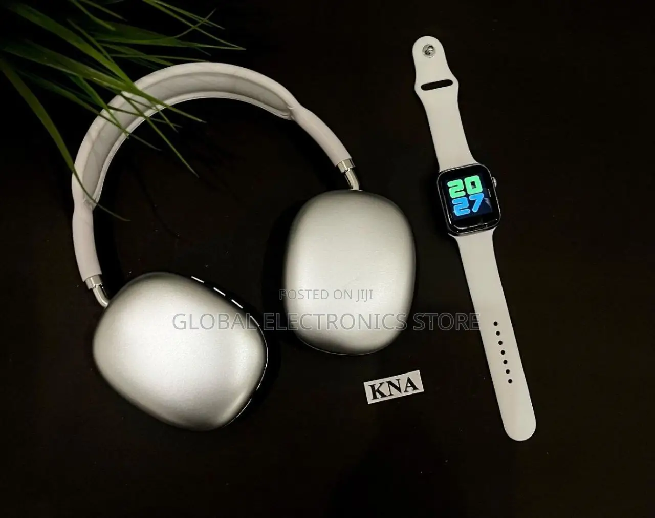 Smart Watch With Wireless Headset and 7 Straps