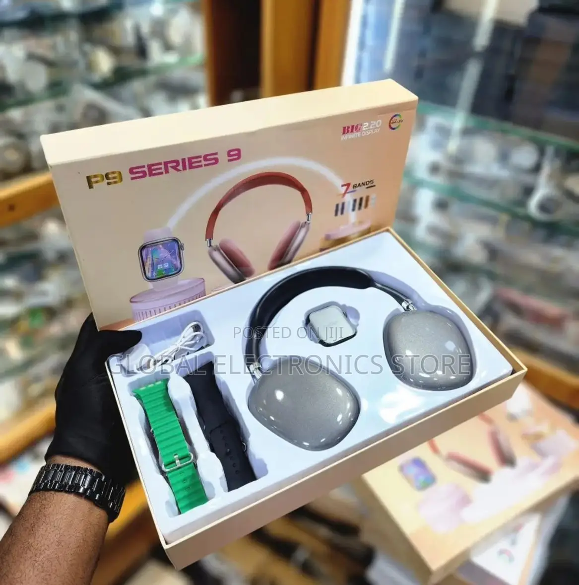 Smart Watch With Wireless Headset and 7 Straps