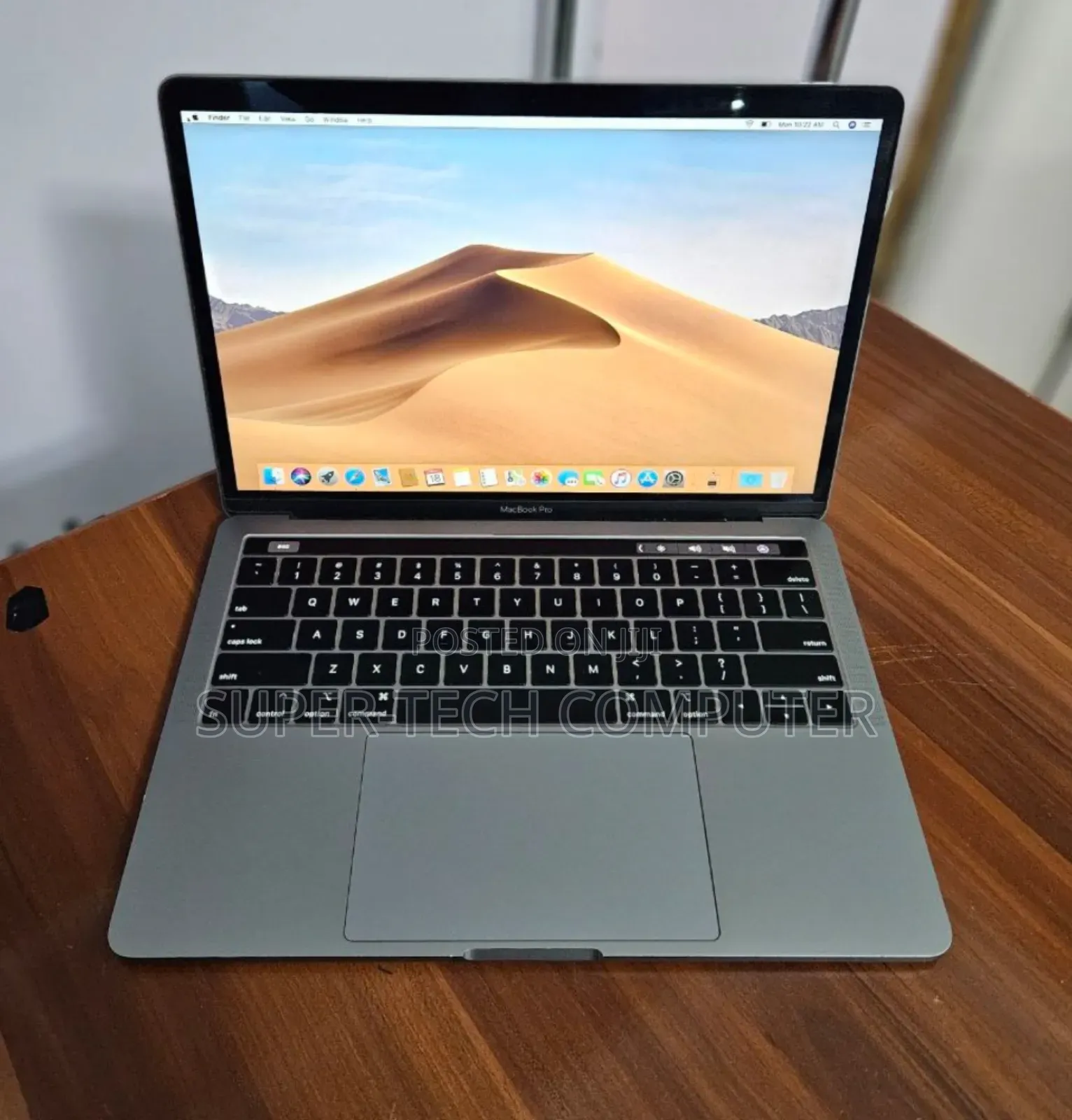 New Laptop Apple MacBook Pro 2019 8GB Intel Core I5 SSD 256GB