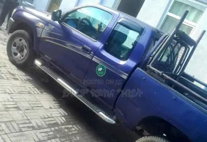 Toyota Hilux 2000 Blue