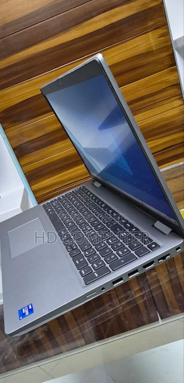 New Laptop Dell Precision 15 3520 16GB Intel Core I7 SSD 512GB