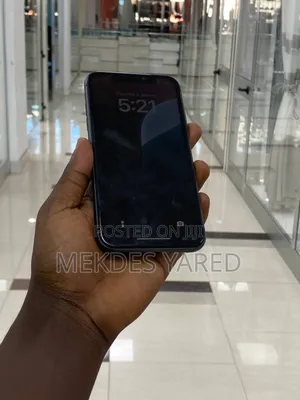 New Apple iPhone 11 64 GB Black