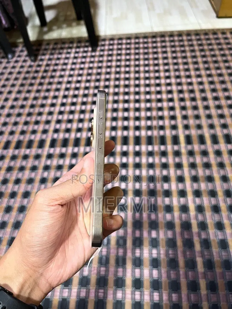 New Apple iPhone 16 Pro 256 GB Bronze