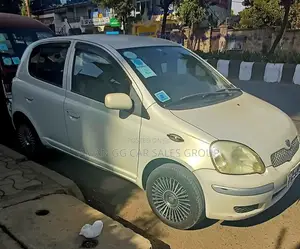 Toyota Vitz 2004 Ivory