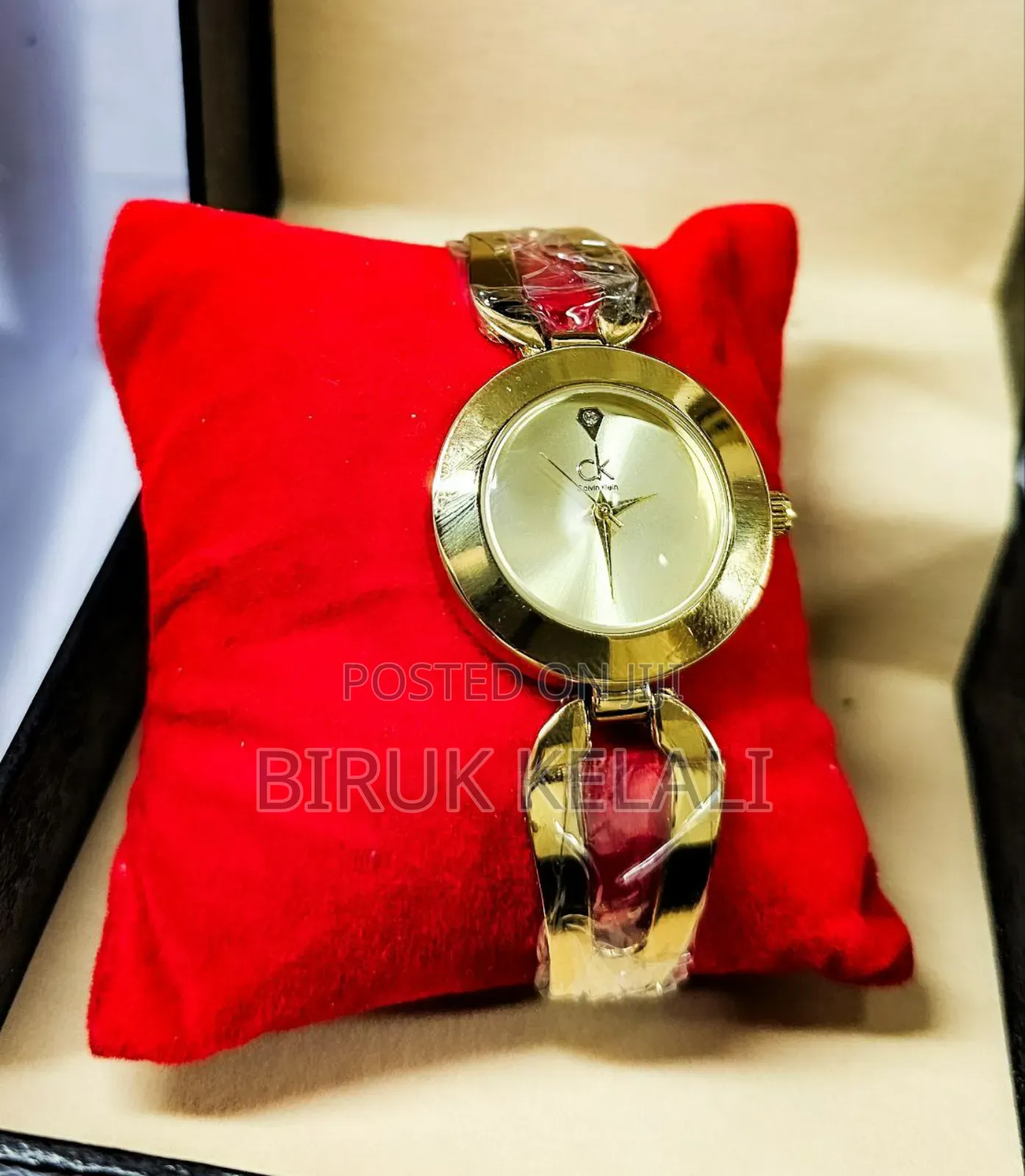 Unique and Luxury Brand Watches for Women's