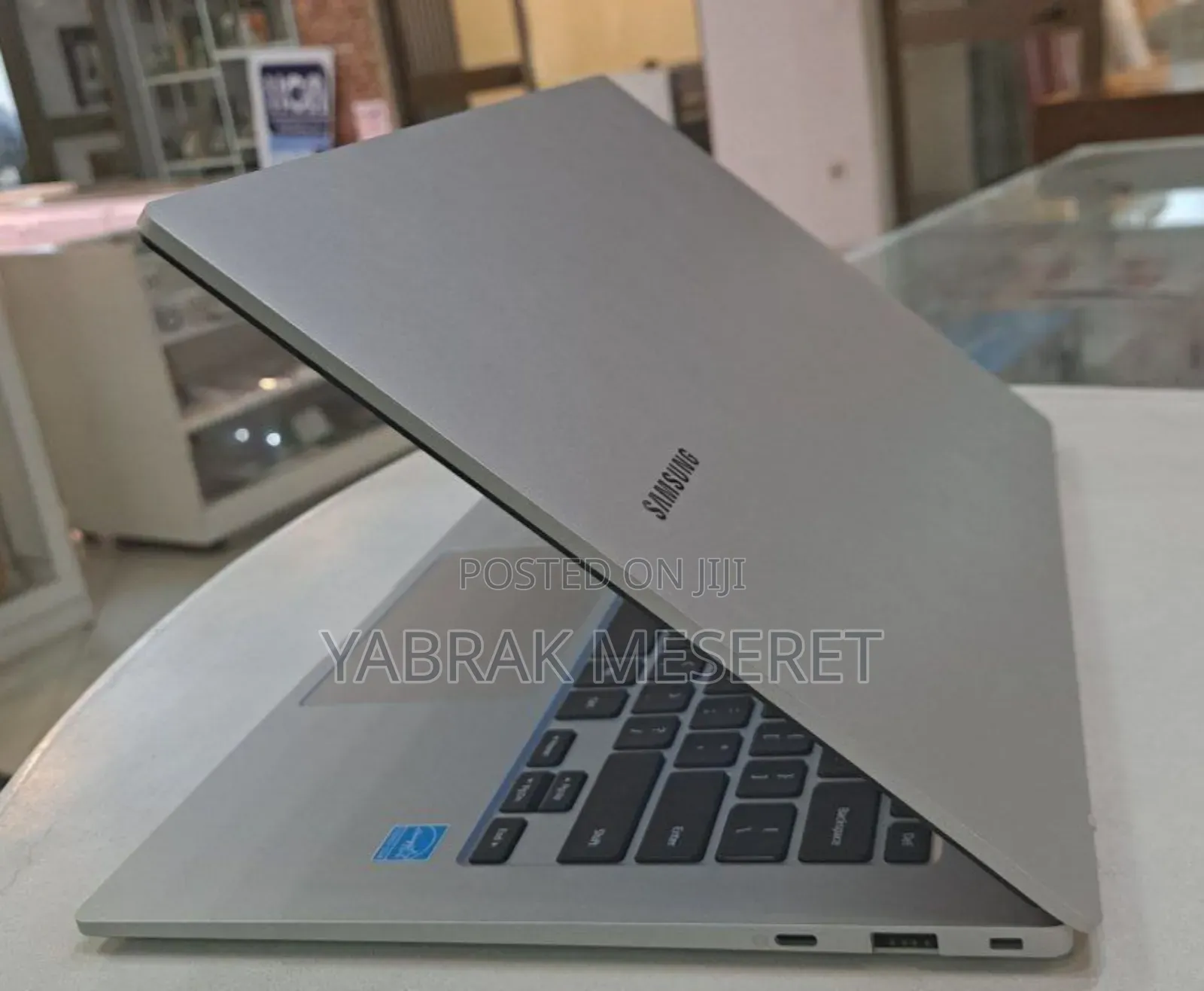 New Laptop Samsung Galaxy Book 2 4GB Intel Core I5 SSD 128GB