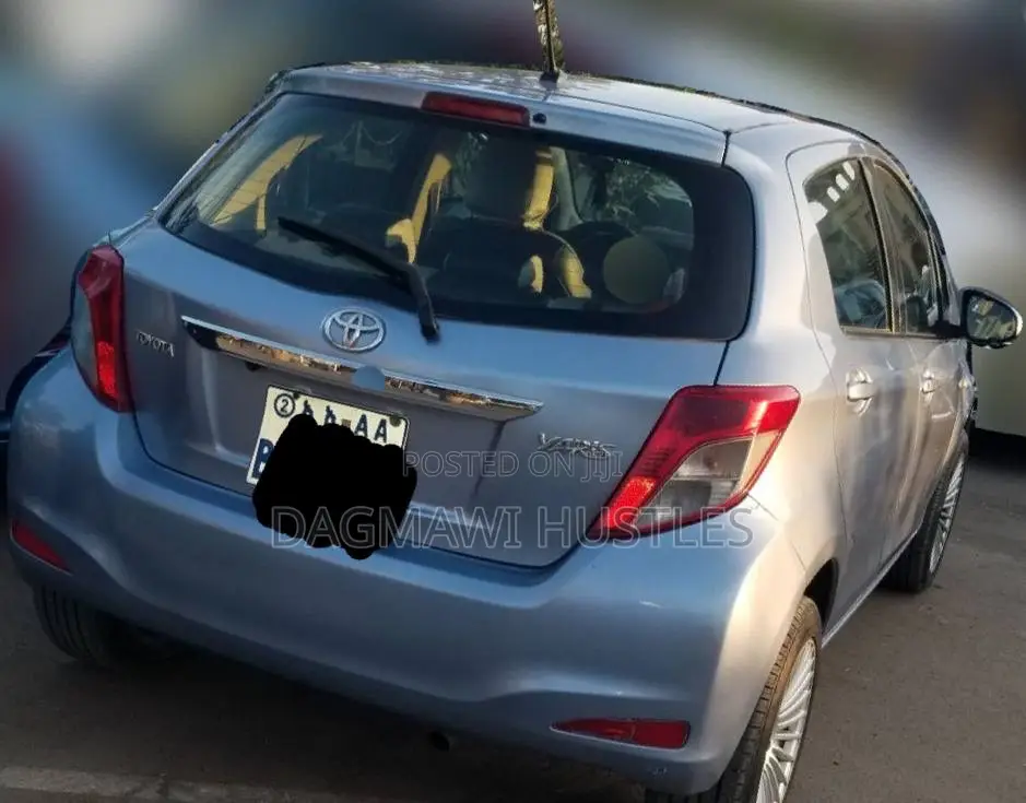 Toyota Yaris 2012 Blue