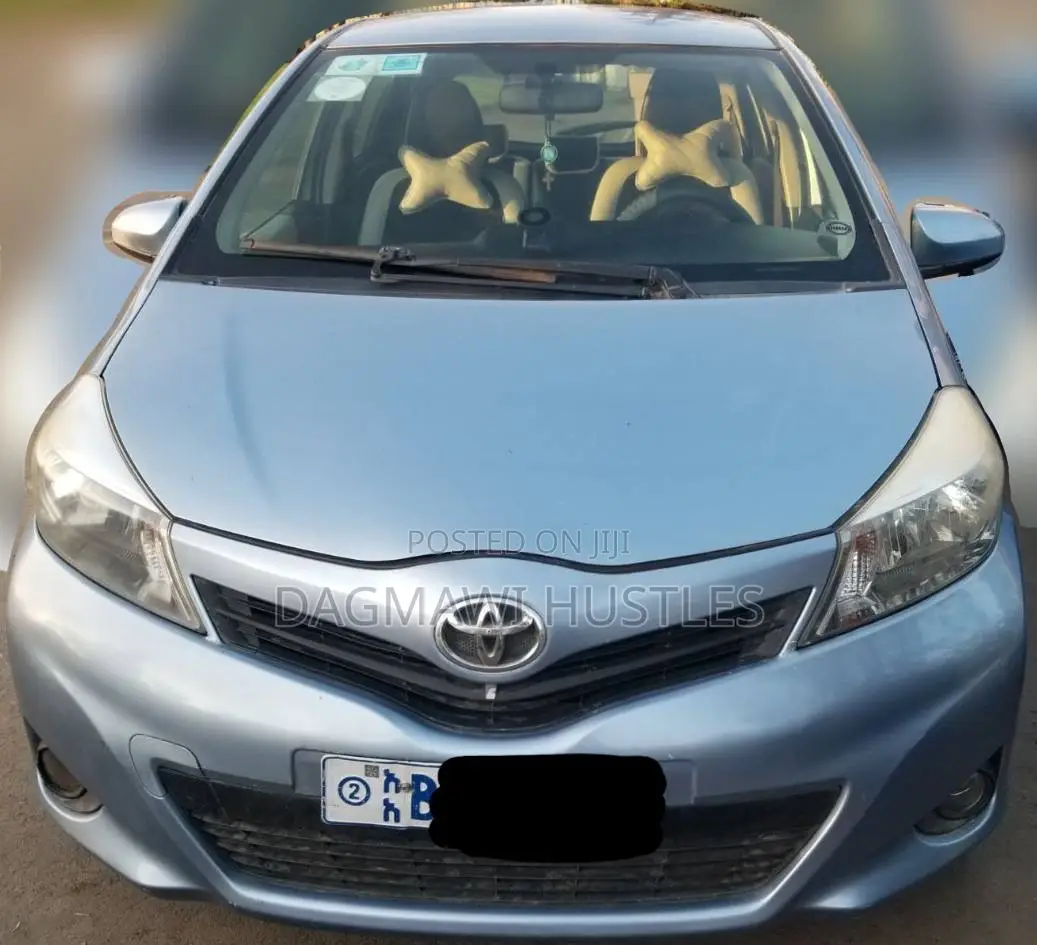 Toyota Yaris 2012 Blue
