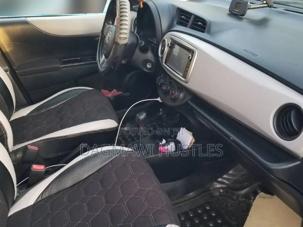 Toyota Yaris 2012 Blue