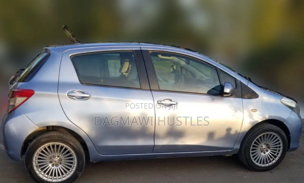 Toyota Yaris 2012 Blue