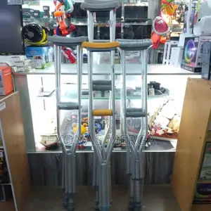 Photo - Underarm Crutches for Disabled 4'6"-5'2"喂aluminum Adjustable