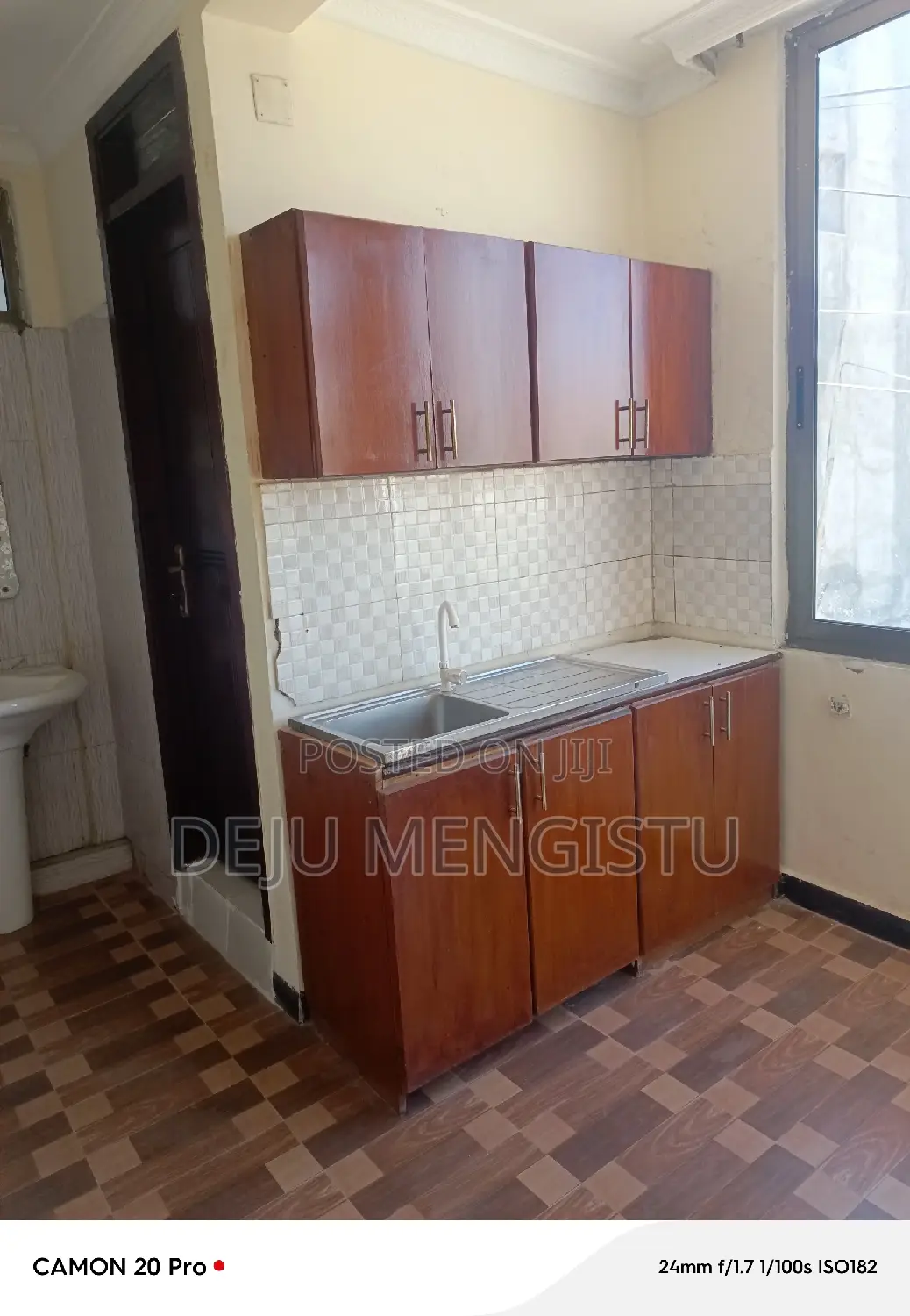 5bdrm House in ሰባ ሁለት, Bole for sale