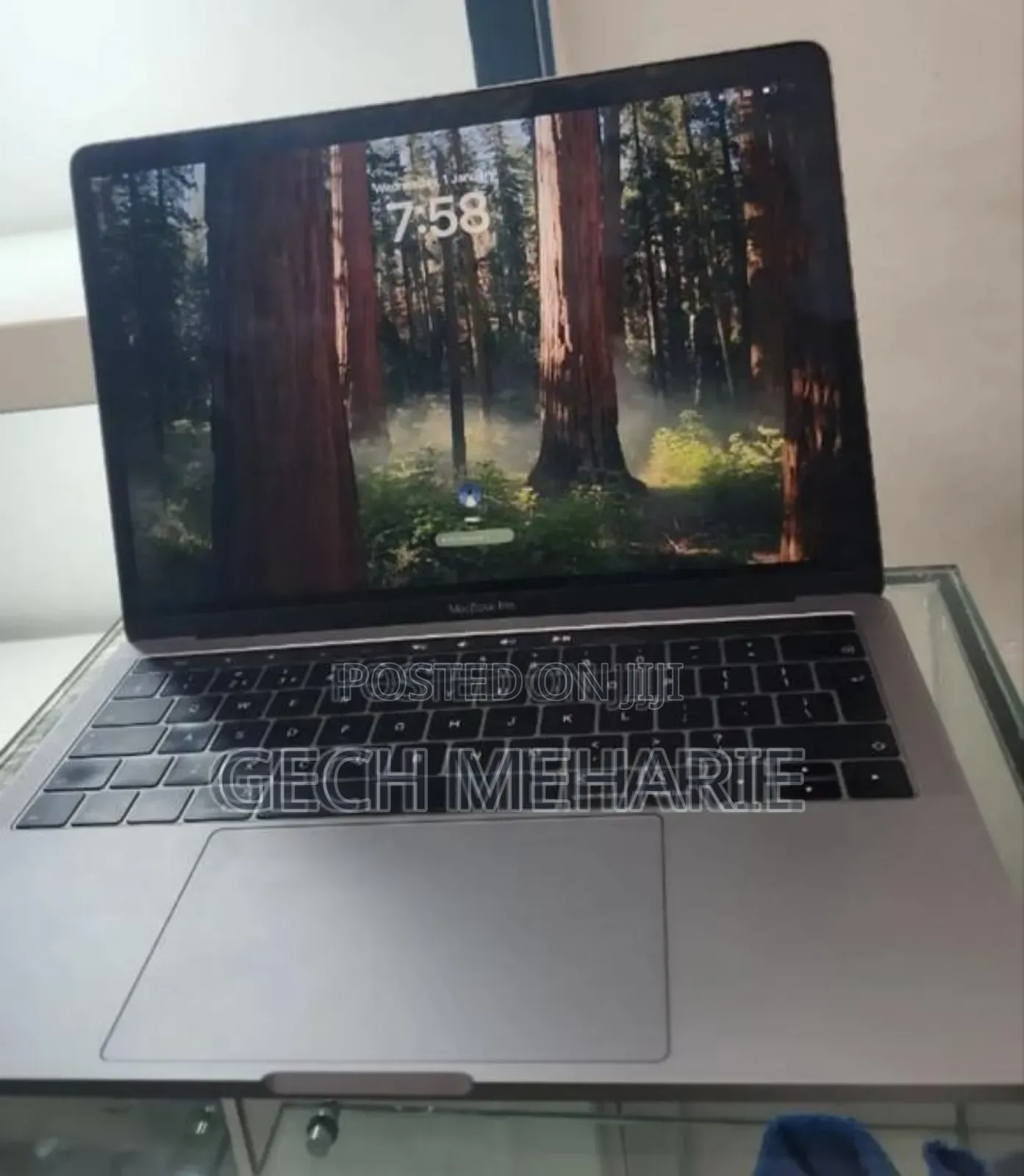 New Laptop Apple MacBook Pro 2018 8GB Intel Core i5 SSD 512GB