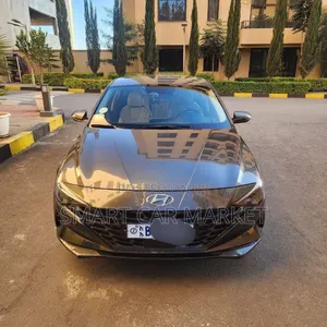 Hyundai Avante 2021 Gray