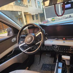 Hyundai Avante 2021 Gray