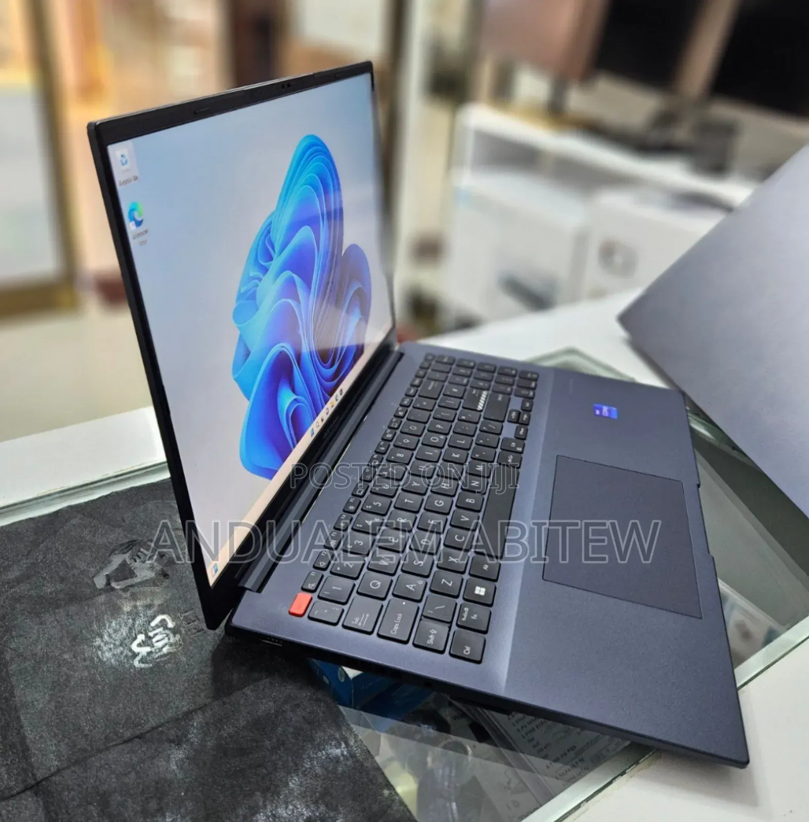 New Laptop Asus Vivobook 16 16GB Intel Core I7 SSD 512GB