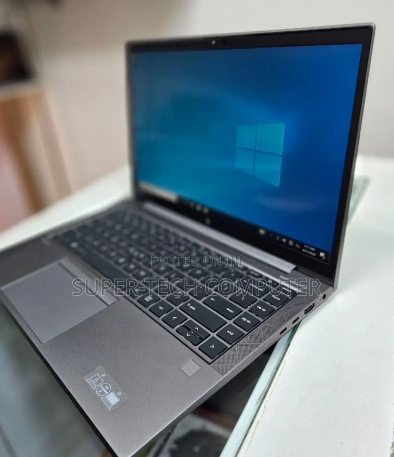 New Laptop HP ZBook Firefly 14 G7 8GB Intel Core I7 SSD 512GB