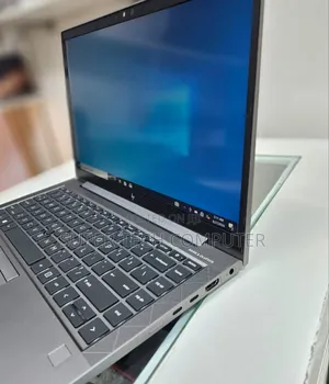 New Laptop HP ZBook Firefly 14 G7 8GB Intel Core I7 SSD 512GB