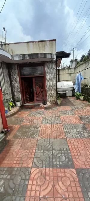 Furnished 4bdrm House in L Shape, Gullele for sale