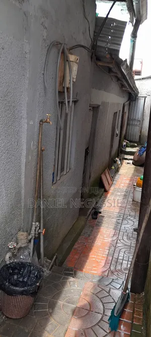 Furnished 4bdrm House in L Shape, Gullele for sale