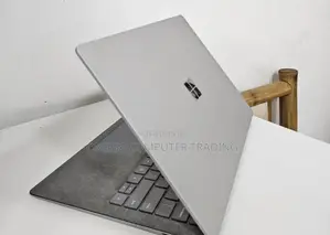 New Laptop Microsoft Surface Laptop 2 8GB Intel Core i5 SSD 256GB