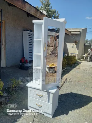 Photo - የሴቶች መዋቢያ/Dressing /