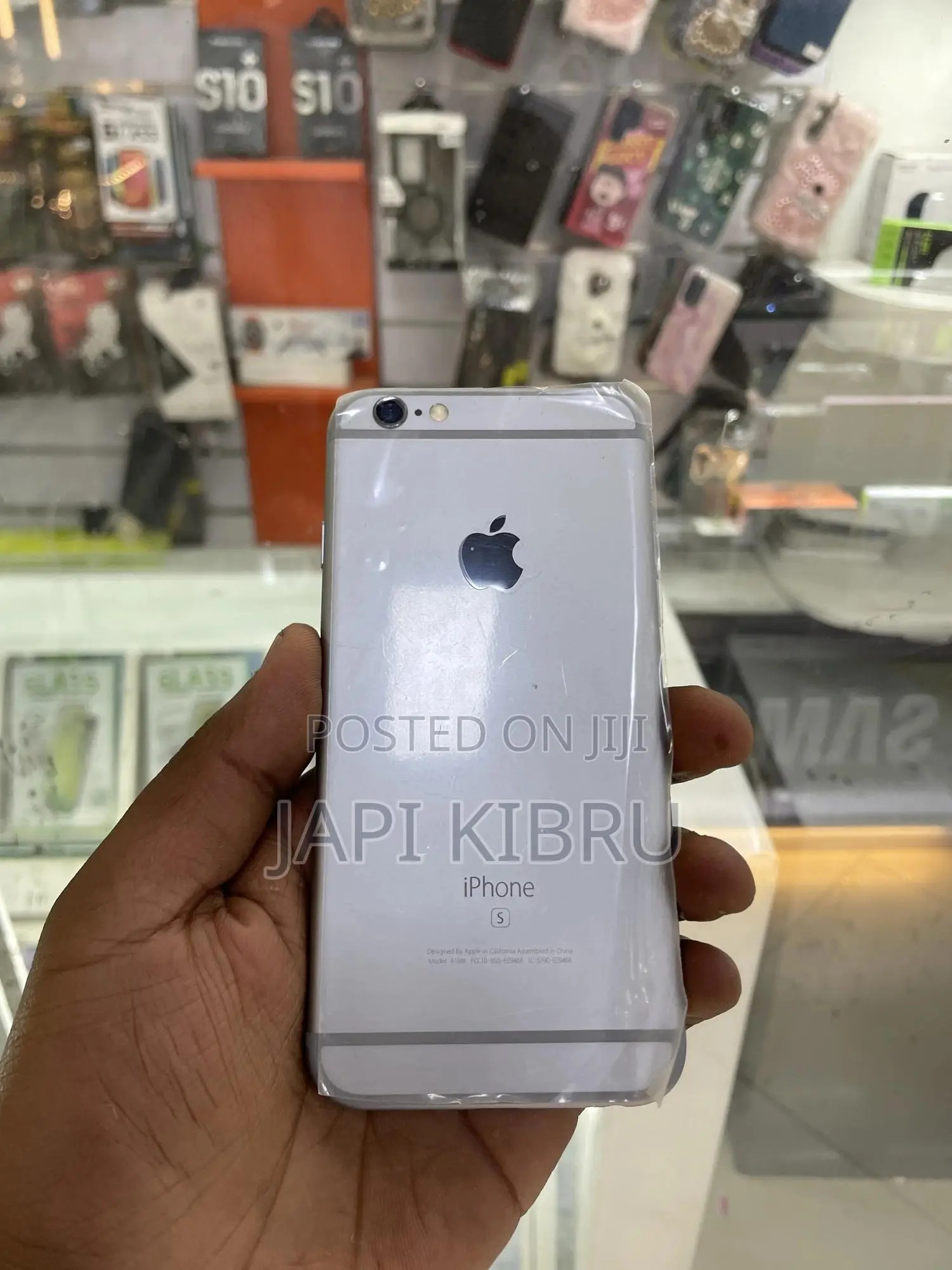 New Apple iPhone 6s 64 GB Silver
