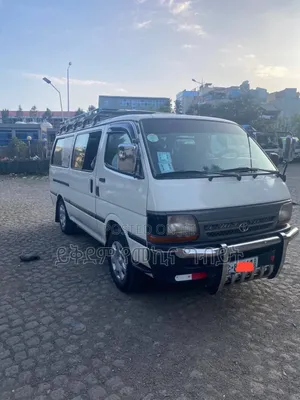 Toyota HiAce 2004 White