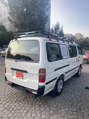 Toyota HiAce 2004 White