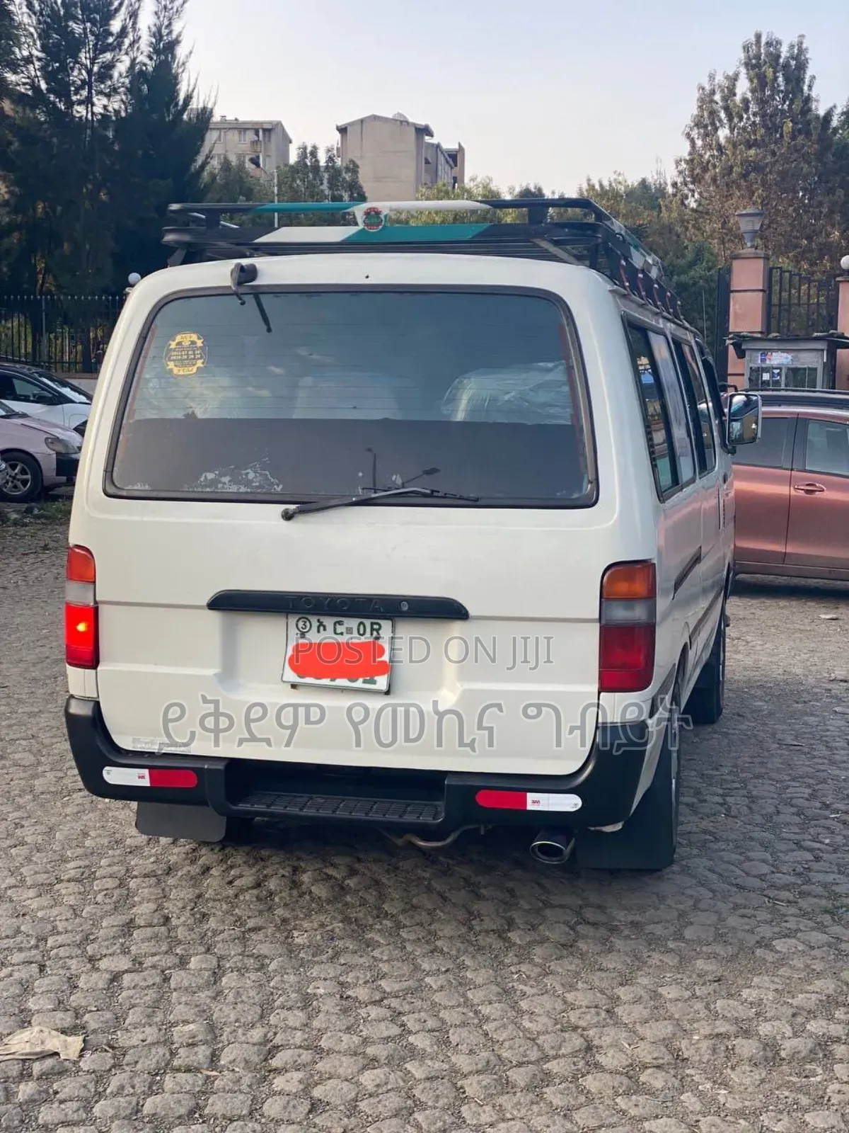 Toyota HiAce 2004 White