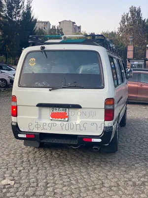 Toyota HiAce 2004 White