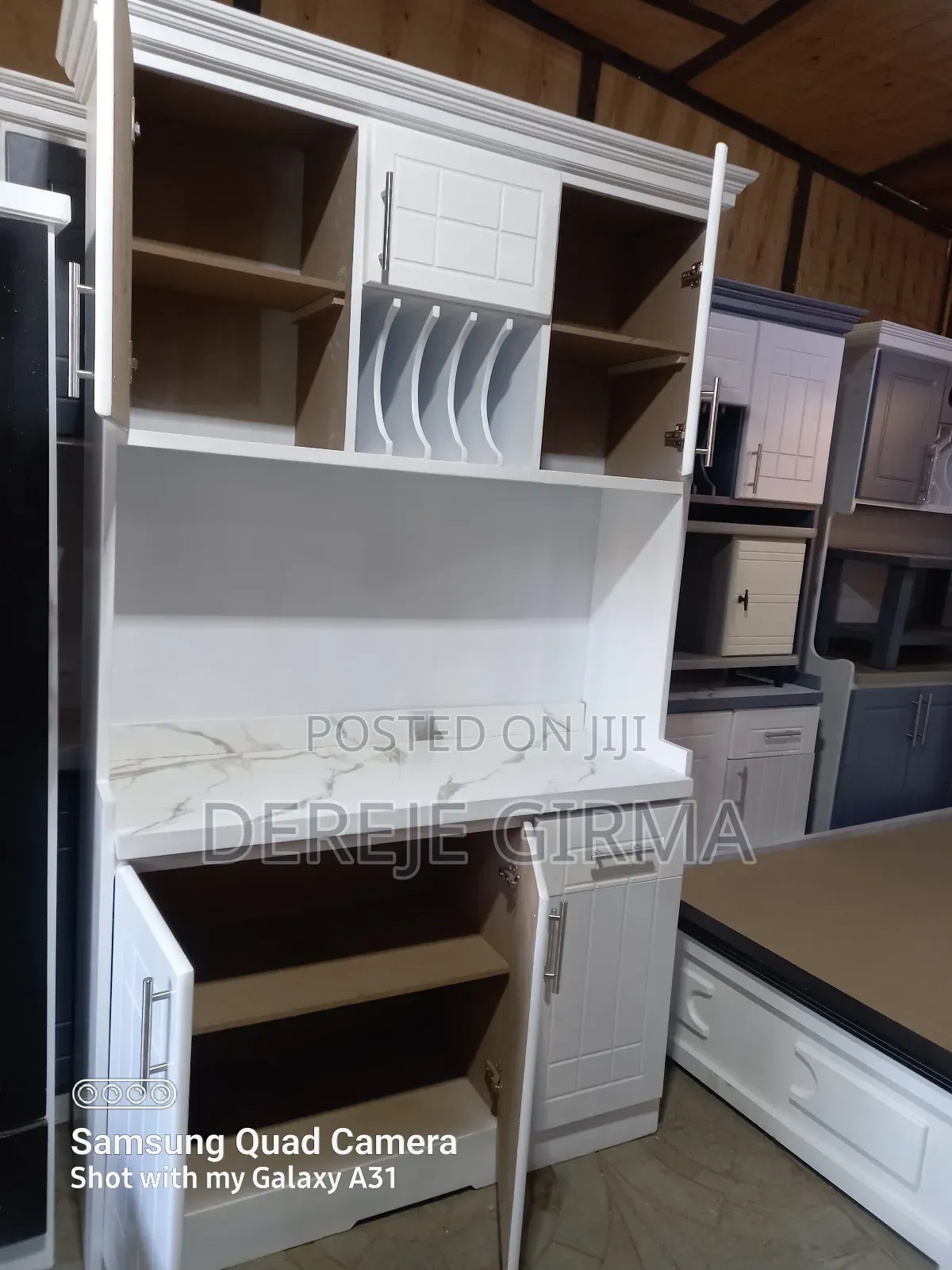 ሜትር ከሀያ ስፋት ኪችን ካብኔት