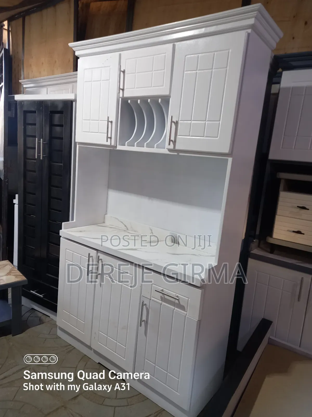 ሜትር ከሀያ ስፋት ኪችን ካብኔት