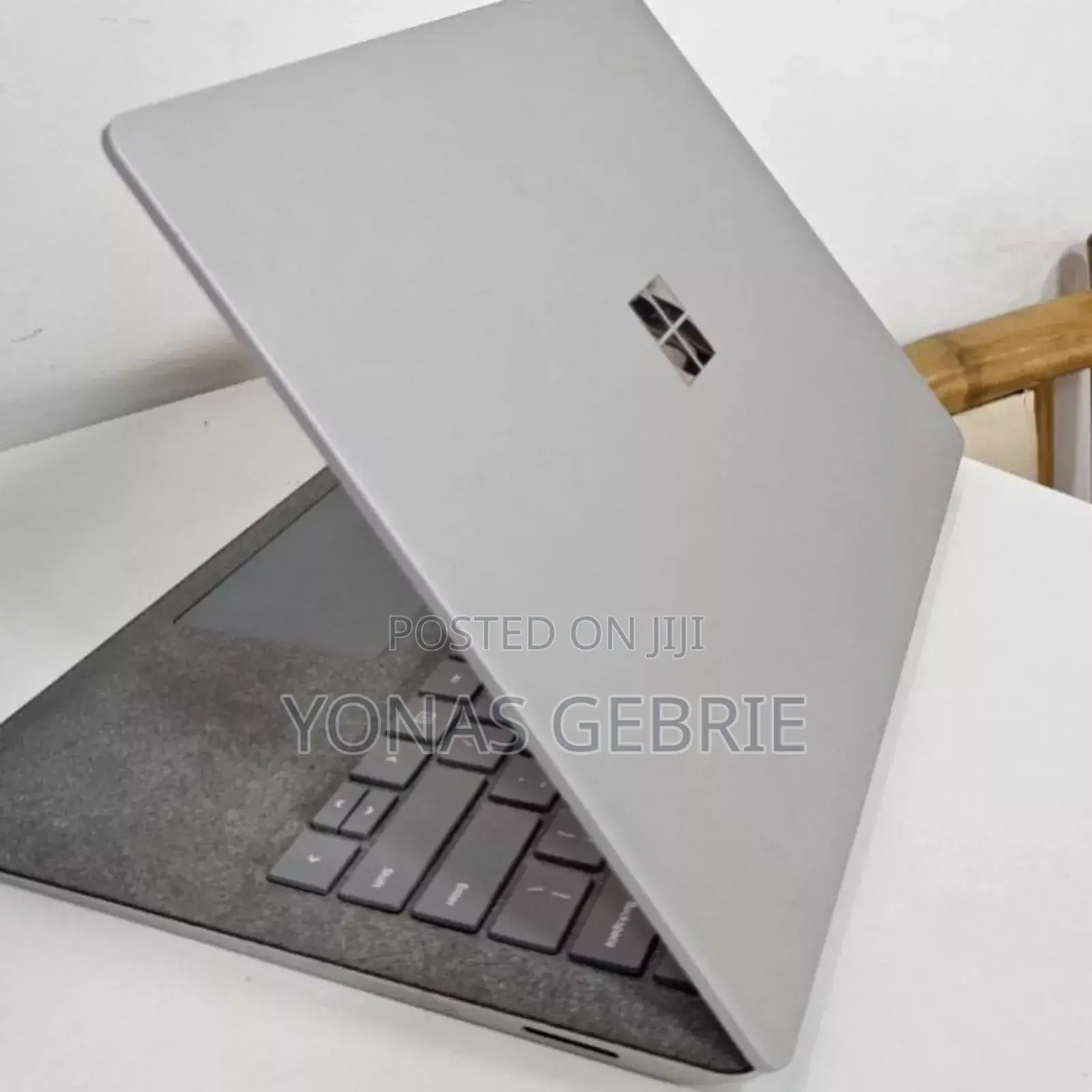 New Laptop Microsoft Surface 2 8GB Intel Core I5 SSD 256GB
