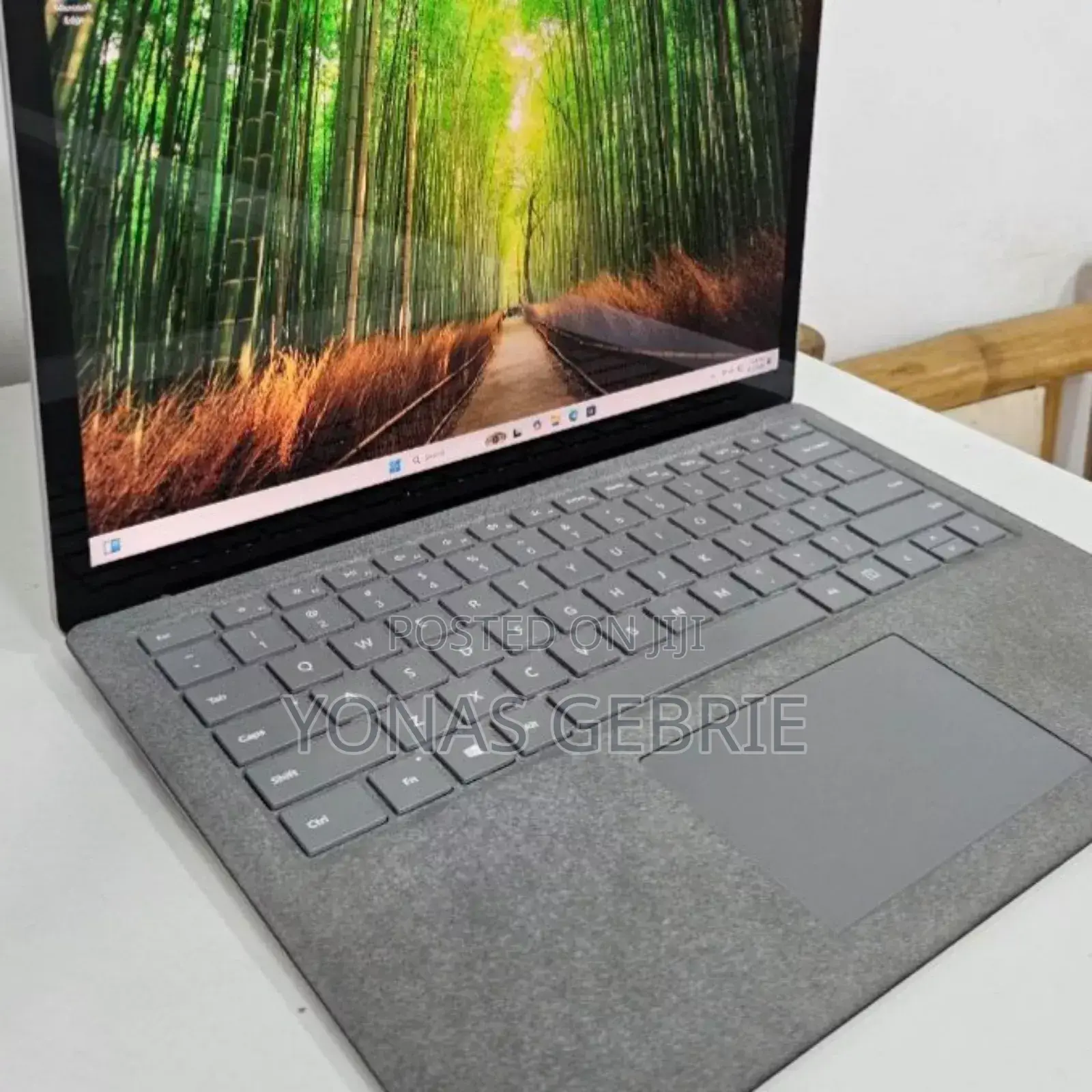 New Laptop Microsoft Surface 2 8GB Intel Core I5 SSD 256GB