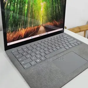 New Laptop Microsoft Surface 2 8GB Intel Core I5 SSD 256GB