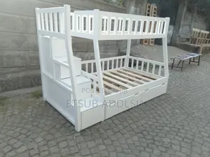 ተደራራቢ አልጋ በ ዋንዛ የተሰራ