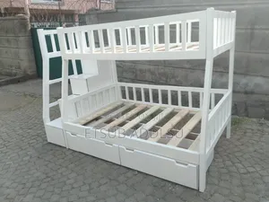 ተደራራቢ አልጋ በ ዋንዛ የተሰራ