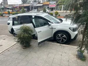 Volkswagen ID.6 2022 White