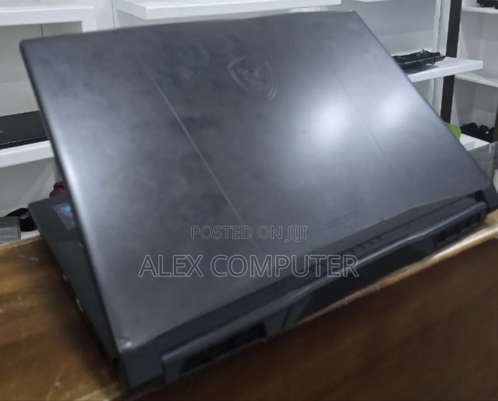 New Laptop MSI Katana 15 16GB AMD Ryzen 7 SSD 1T