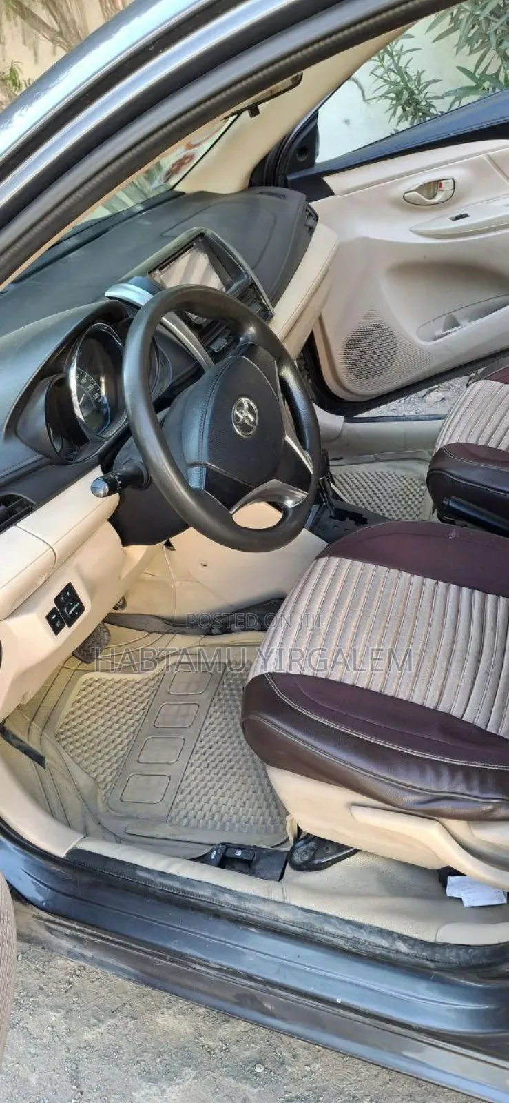 Toyota Yaris 2015 Gray