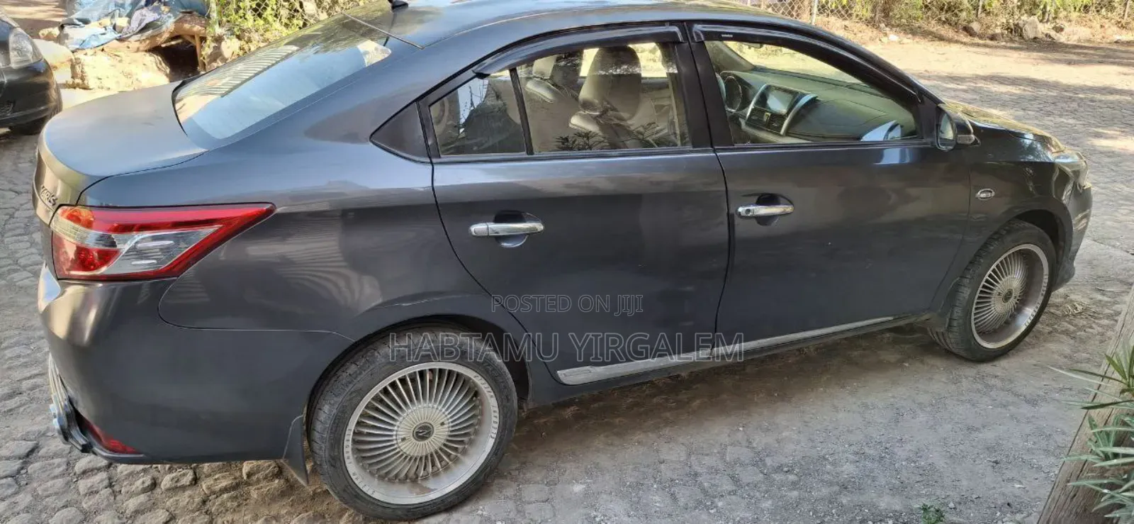 Toyota Yaris 2015 Gray