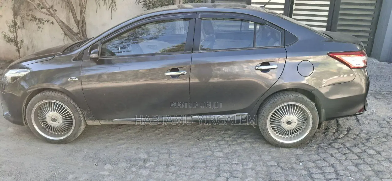 Toyota Yaris 2015 Gray