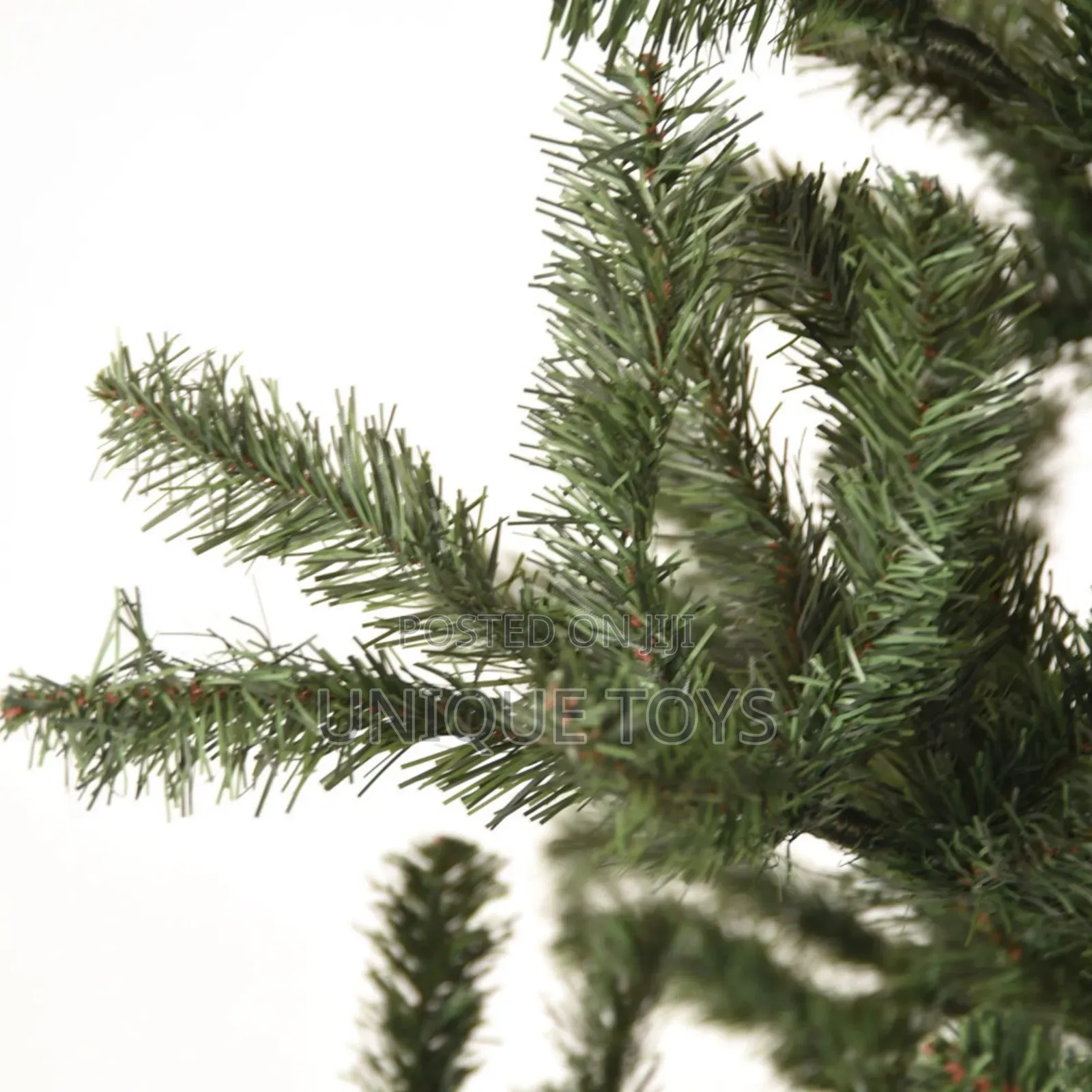 Canadian Pine Christmas Tree – Full, Festive Timeless!