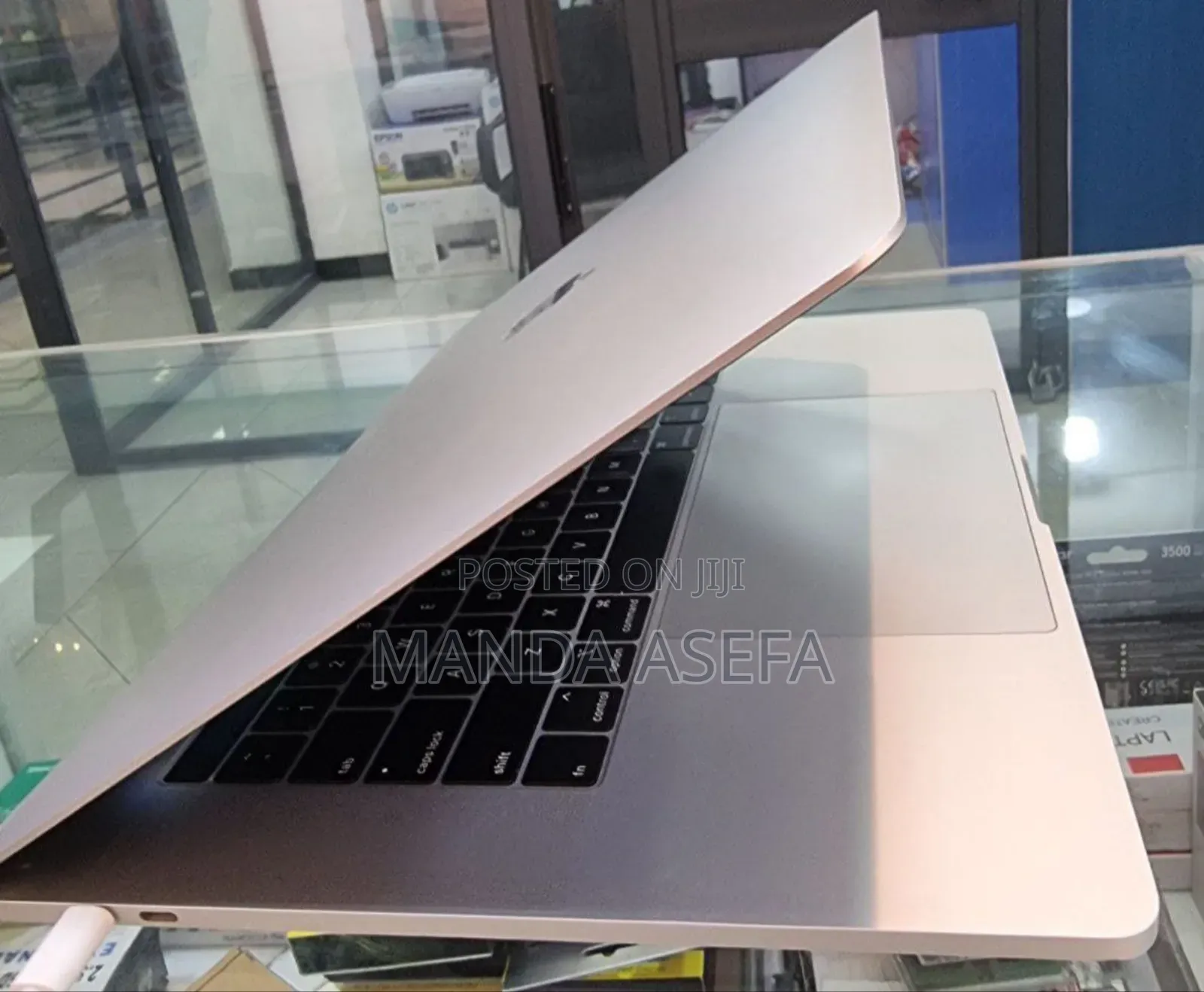 New Laptop Apple MacBook Pro 2019 16GB Intel Core I9 SSD 512GB