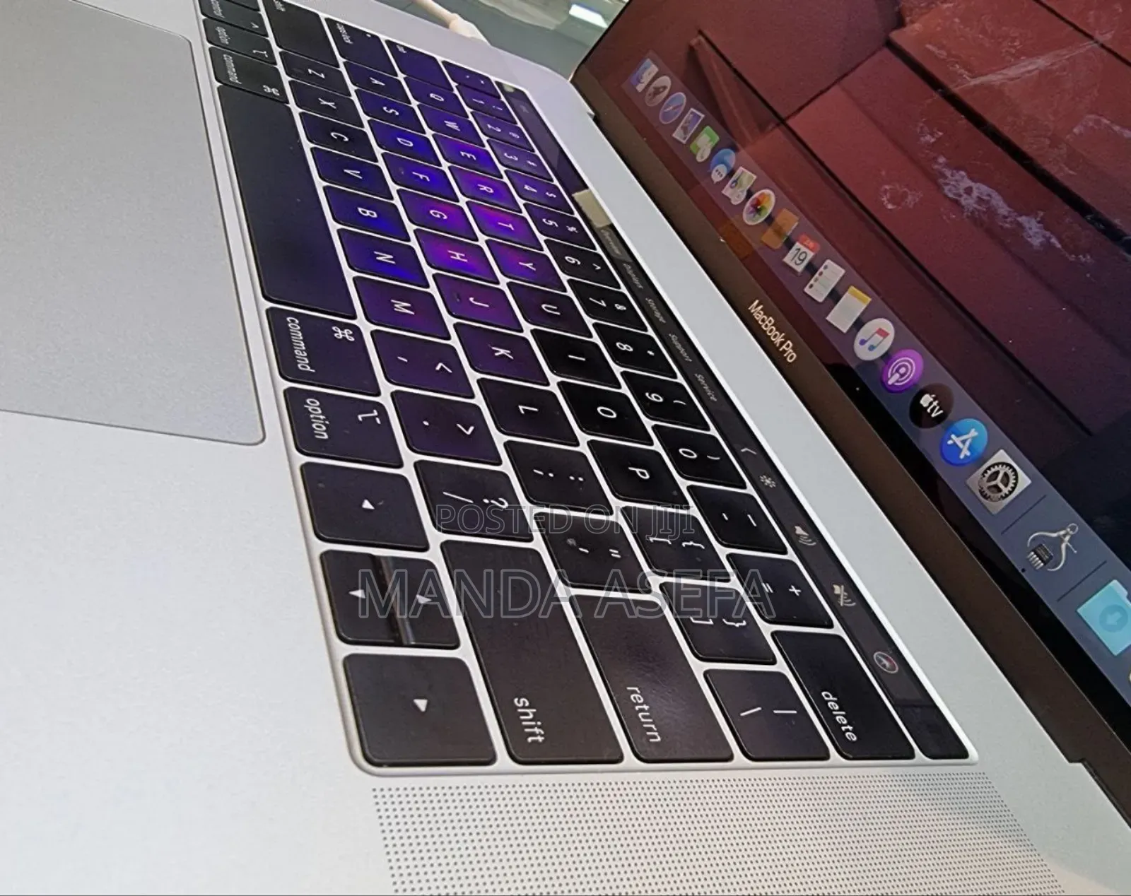 New Laptop Apple MacBook Pro 2019 16GB Intel Core I9 SSD 512GB