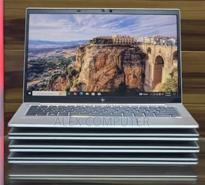 New Laptop HP EliteBook 830 G8 16GB Intel Core I7 SSD 512GB