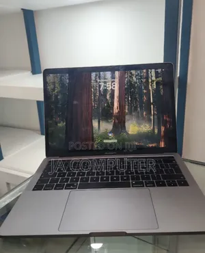 New Laptop Apple MacBook Pro 2018 16GB Intel Core I5 SSD 512GB