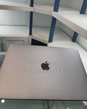 New Laptop Apple MacBook Pro 2018 16GB Intel Core I5 SSD 512GB