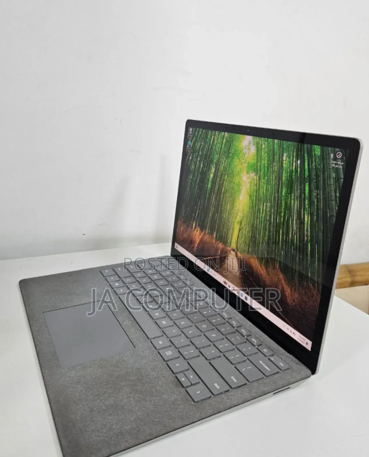 New Laptop Microsoft Surface Laptop 2 16GB Intel Core I5 SSD 256GB